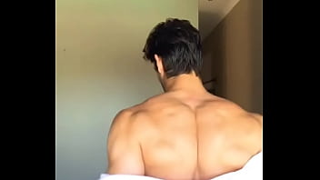 Mesmerizing Back & Soul-stealing Eyes – Life’s Perfection!