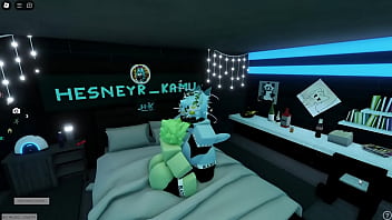 Furry Friend Sniffs My Booty In Roblox (sno/mx Rln)