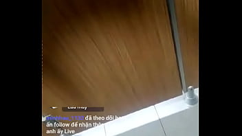 Wild Encounter At Wc Vạn Hạnh Mall