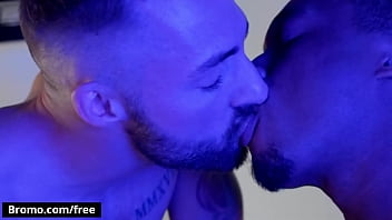 Trent King Teases His Bbc Before Plunging Jeremy London’s Bent Over Hole – Bromo