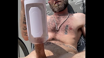 Savage Daddy Bradley’s Electric Blowjob Machine Public Show