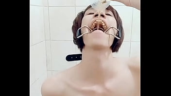 Thai Gay Drinks Piss From His Own Ass