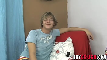 Twink Dillon Samuels Gets Oral Pleasure While Stroking
